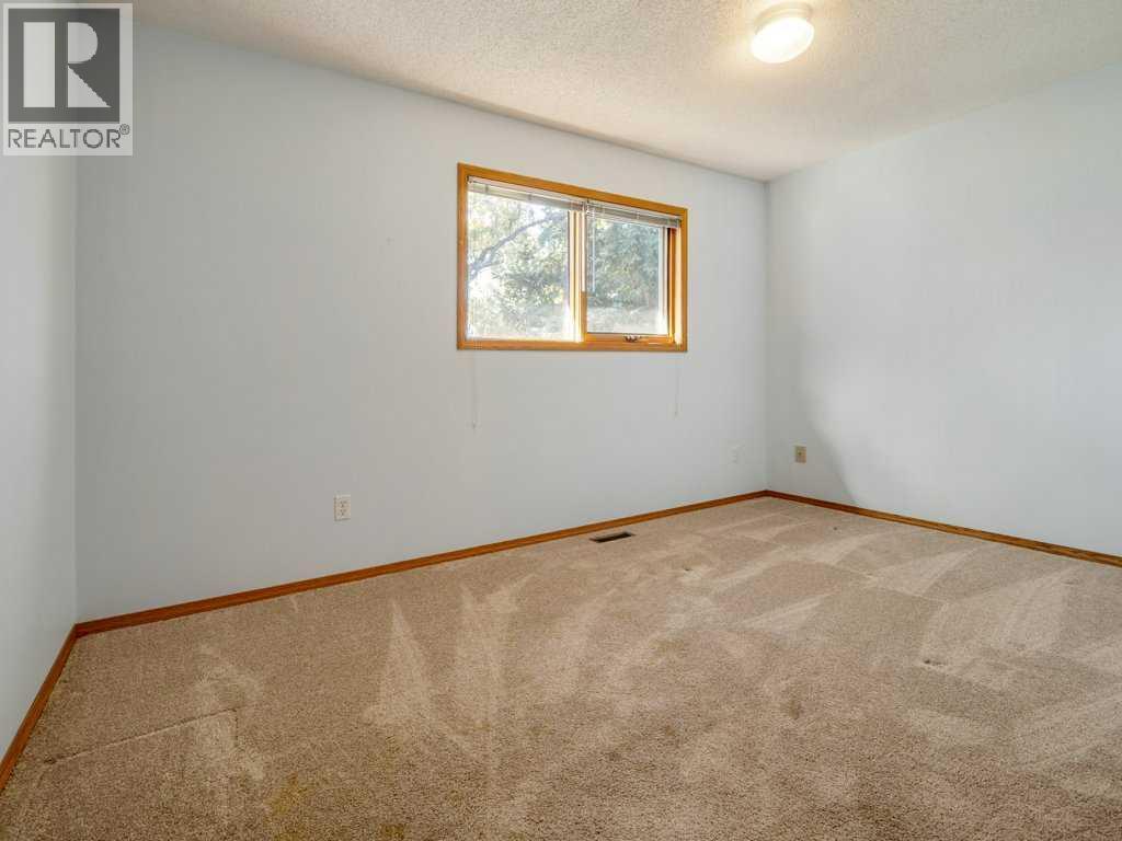 148 Mt Blakiston Bay W, Lethbridge, Alberta  T1K 6K9 - Photo 18 - A2259720