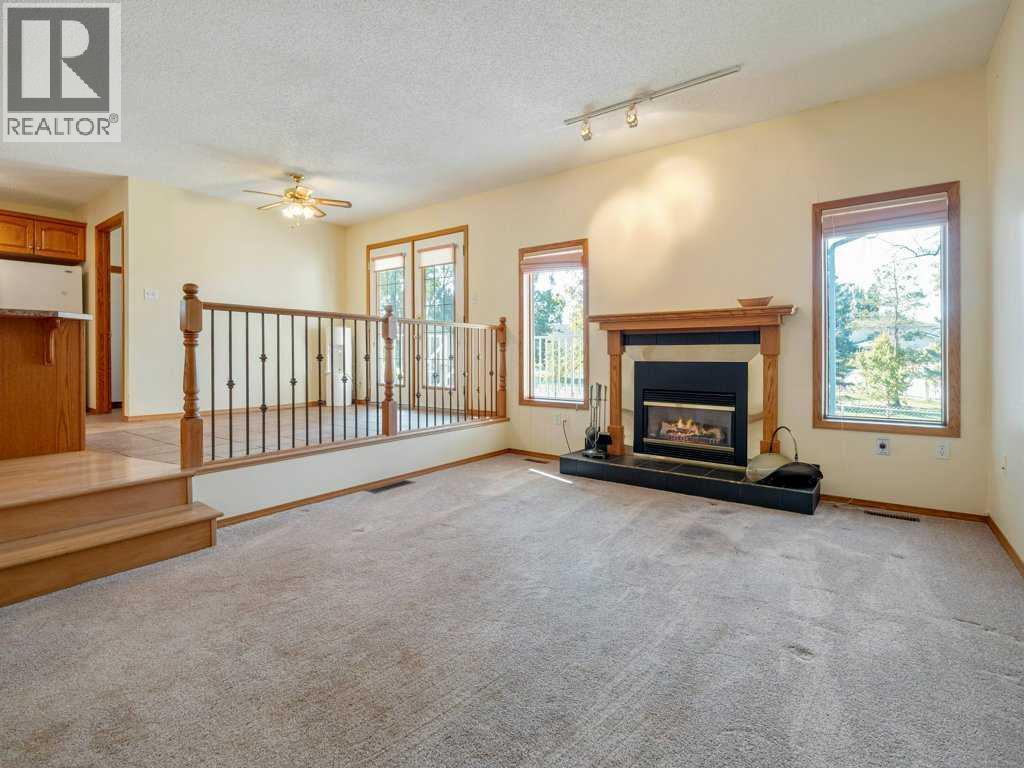 148 Mt Blakiston Bay W, Lethbridge, Alberta  T1K 6K9 - Photo 14 - A2259720
