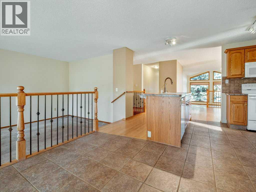 148 Mt Blakiston Bay W, Lethbridge, Alberta  T1K 6K9 - Photo 13 - A2259720