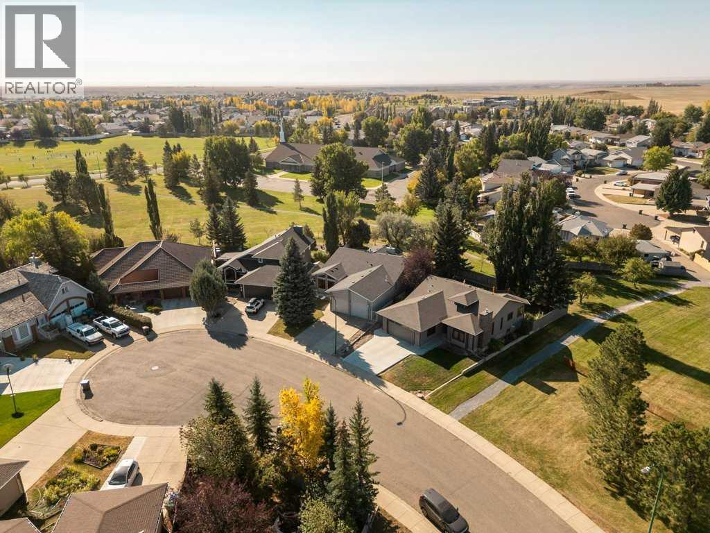 148 Mt Blakiston Bay W, Lethbridge, Alberta  T1K 6K9 - Photo 2 - A2259720