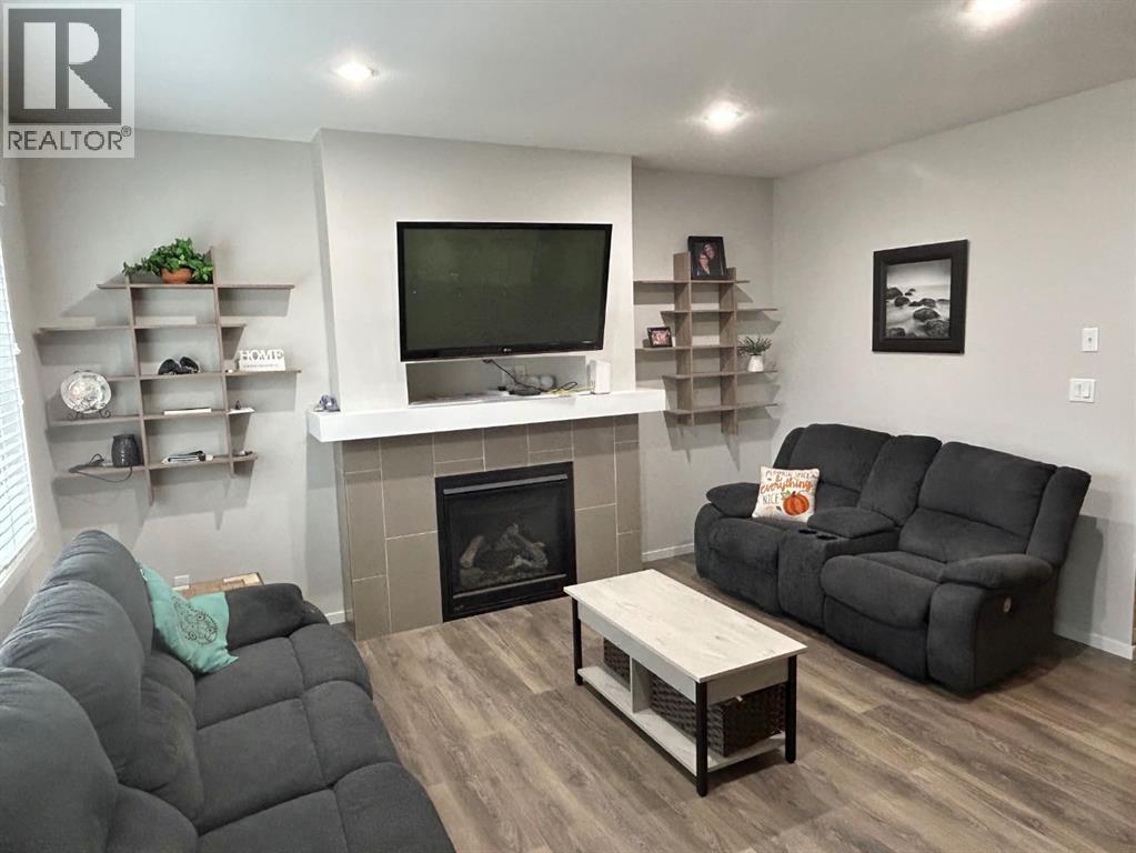 43 Country Meadows Boulevard W, Lethbridge, Alberta  T1J 5J4 - Photo 4 - A2260110