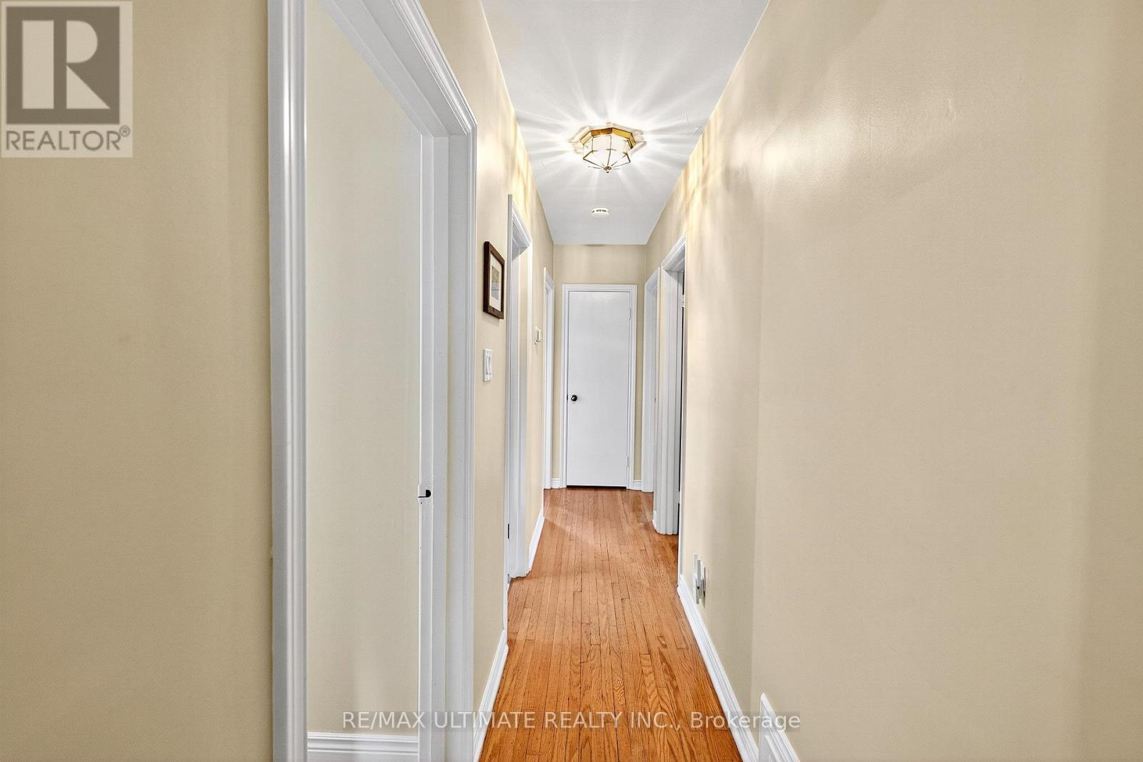 37 Tapley Drive, Toronto, Ontario  M9R 3P2 - Photo 15 - W12465512