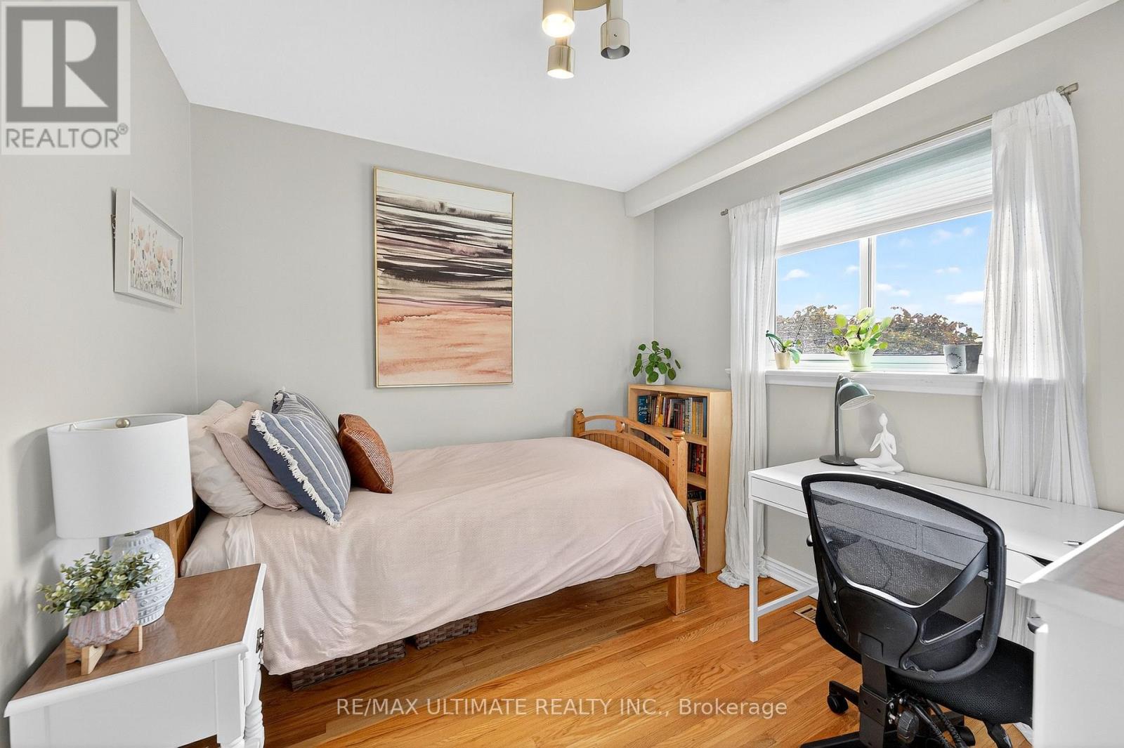 37 Tapley Drive, Toronto, Ontario  M9R 3P2 - Photo 20 - W12465512