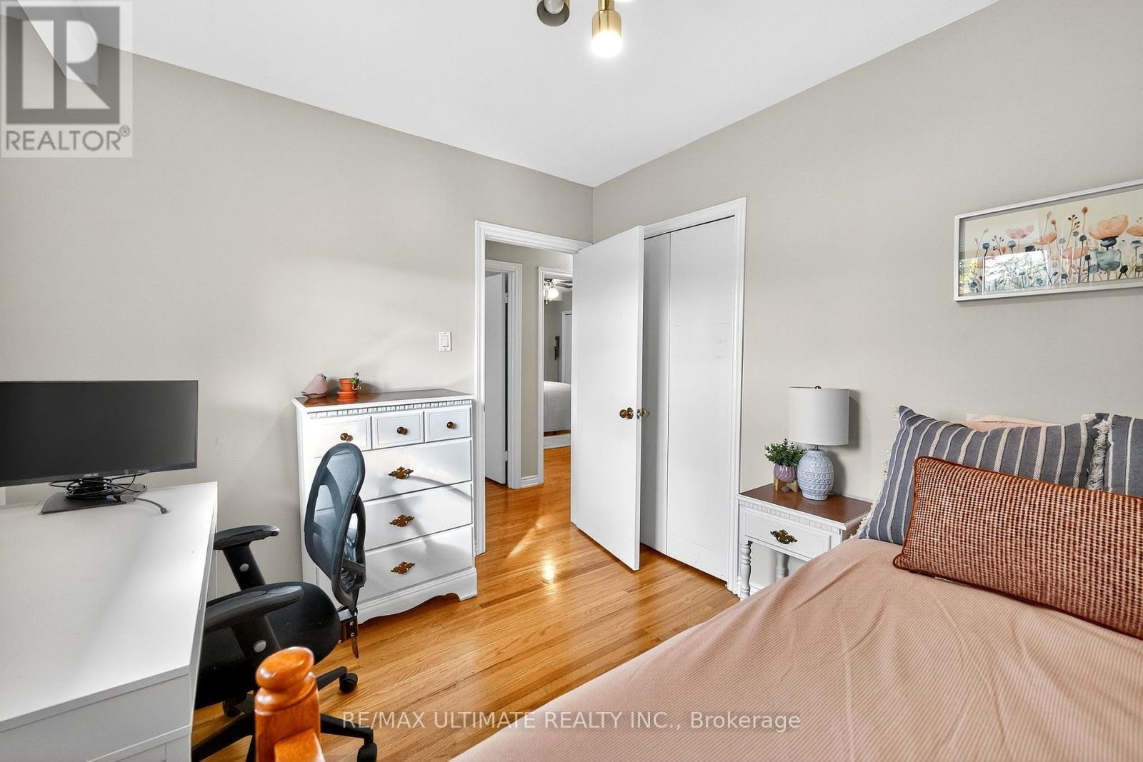 37 Tapley Drive, Toronto, Ontario  M9R 3P2 - Photo 21 - W12465512