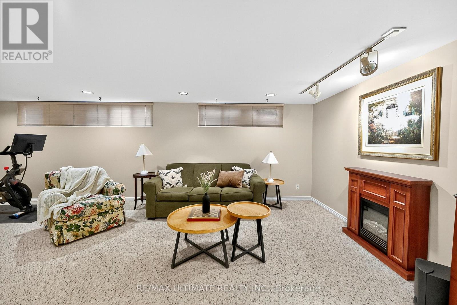 37 Tapley Drive, Toronto, Ontario  M9R 3P2 - Photo 27 - W12465512