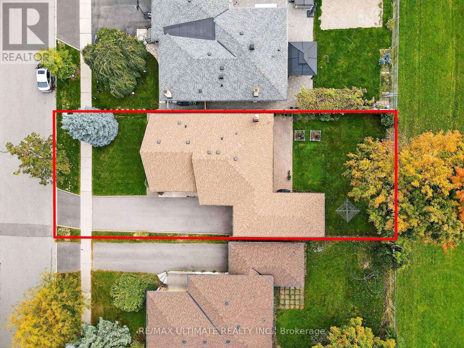 37 Tapley Drive, Toronto, Ontario  M9R 3P2 - Photo 3 - W12465512