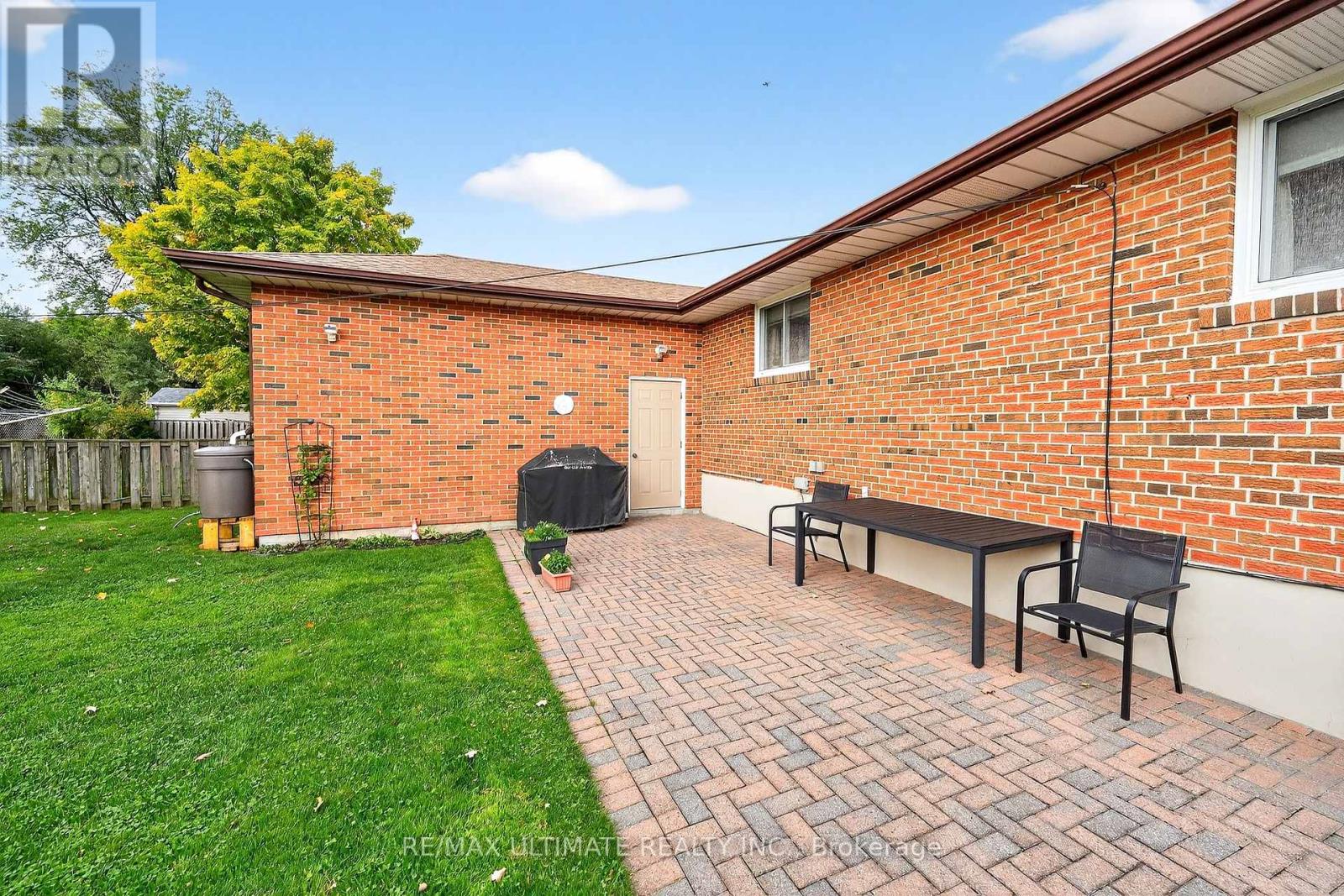 37 Tapley Drive, Toronto, Ontario  M9R 3P2 - Photo 37 - W12465512