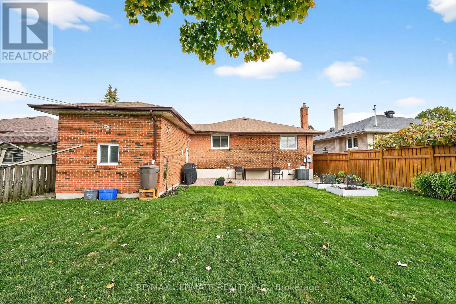 37 Tapley Drive, Toronto, Ontario  M9R 3P2 - Photo 38 - W12465512