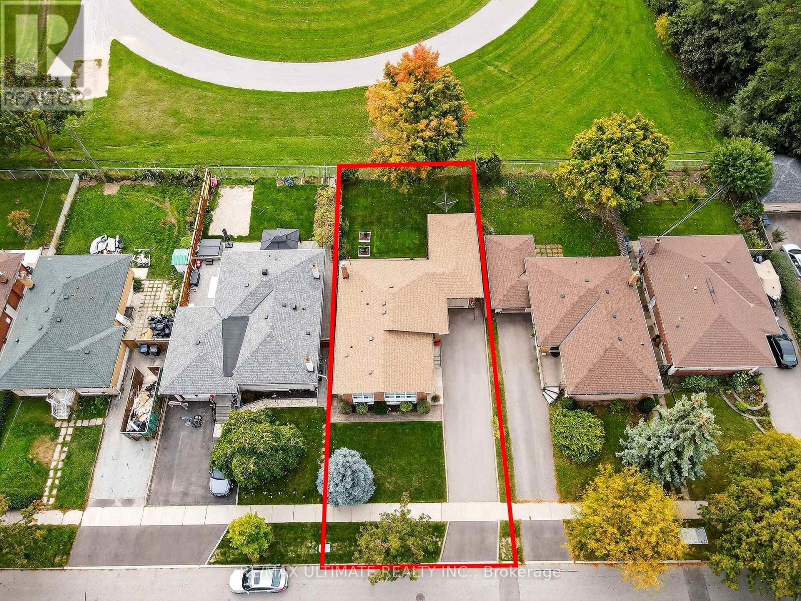 37 Tapley Drive, Toronto, Ontario  M9R 3P2 - Photo 42 - W12465512