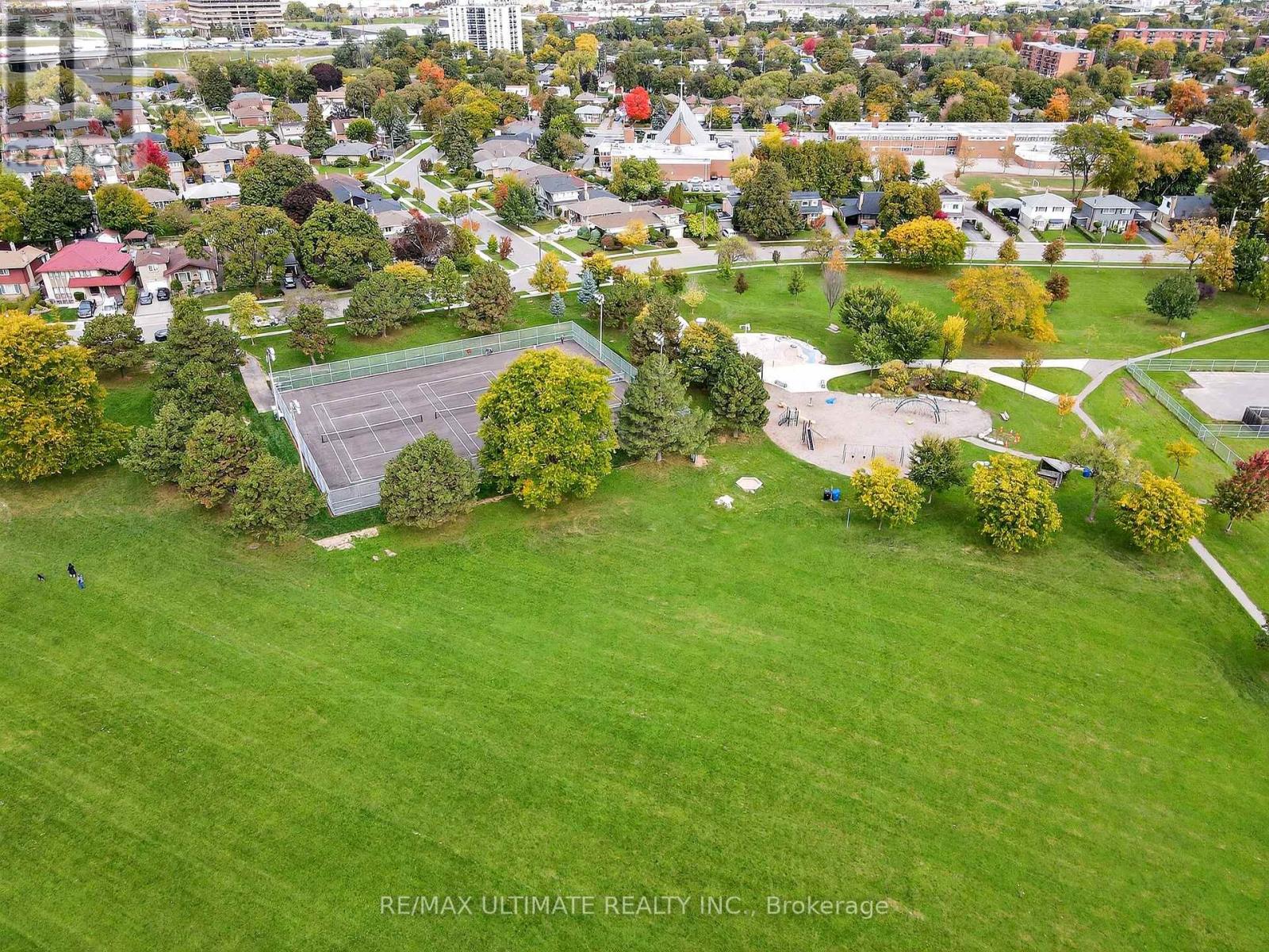 37 Tapley Drive, Toronto, Ontario  M9R 3P2 - Photo 44 - W12465512