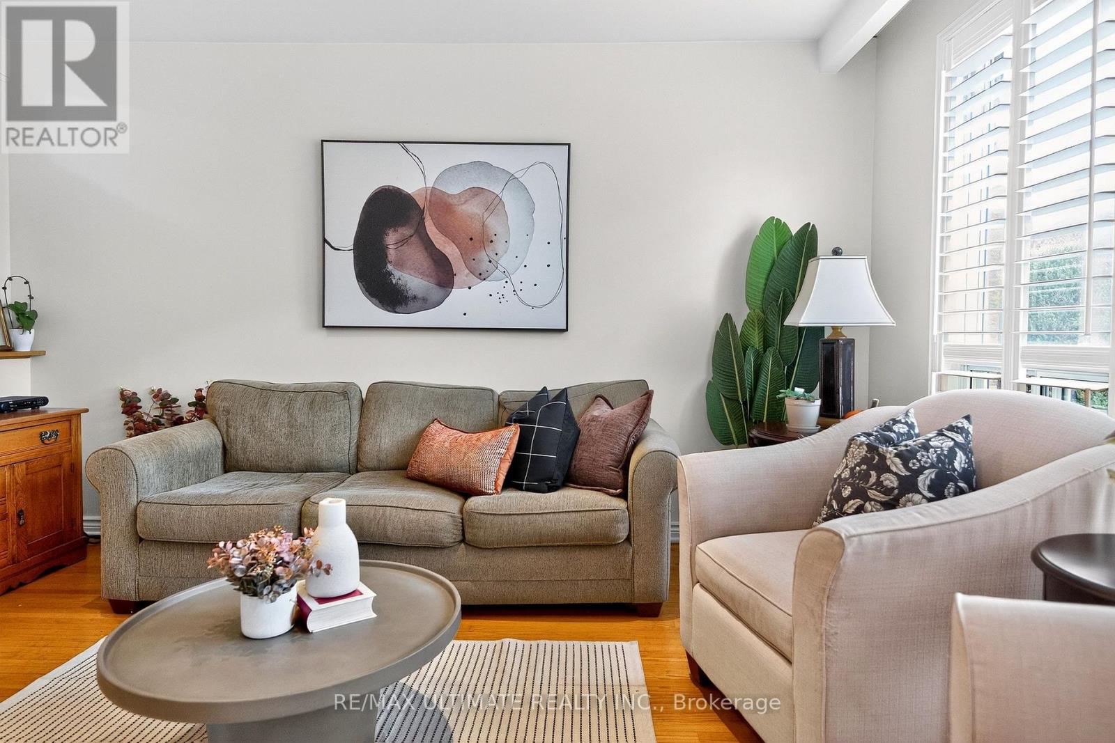37 Tapley Drive, Toronto, Ontario  M9R 3P2 - Photo 7 - W12465512