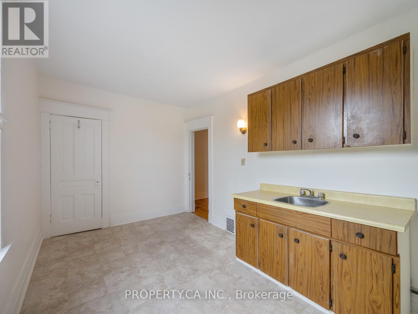 237 Delaware Avenue, Toronto, Ontario  M6H 2T7 - Photo 16 - W12465513