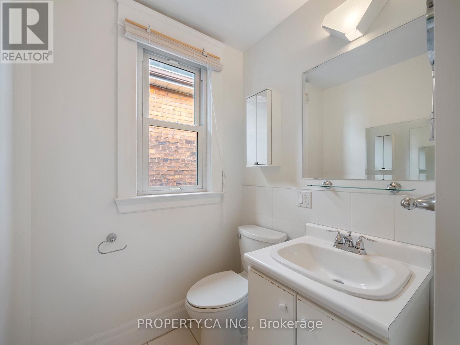 237 Delaware Avenue, Toronto, Ontario  M6H 2T7 - Photo 17 - W12465513