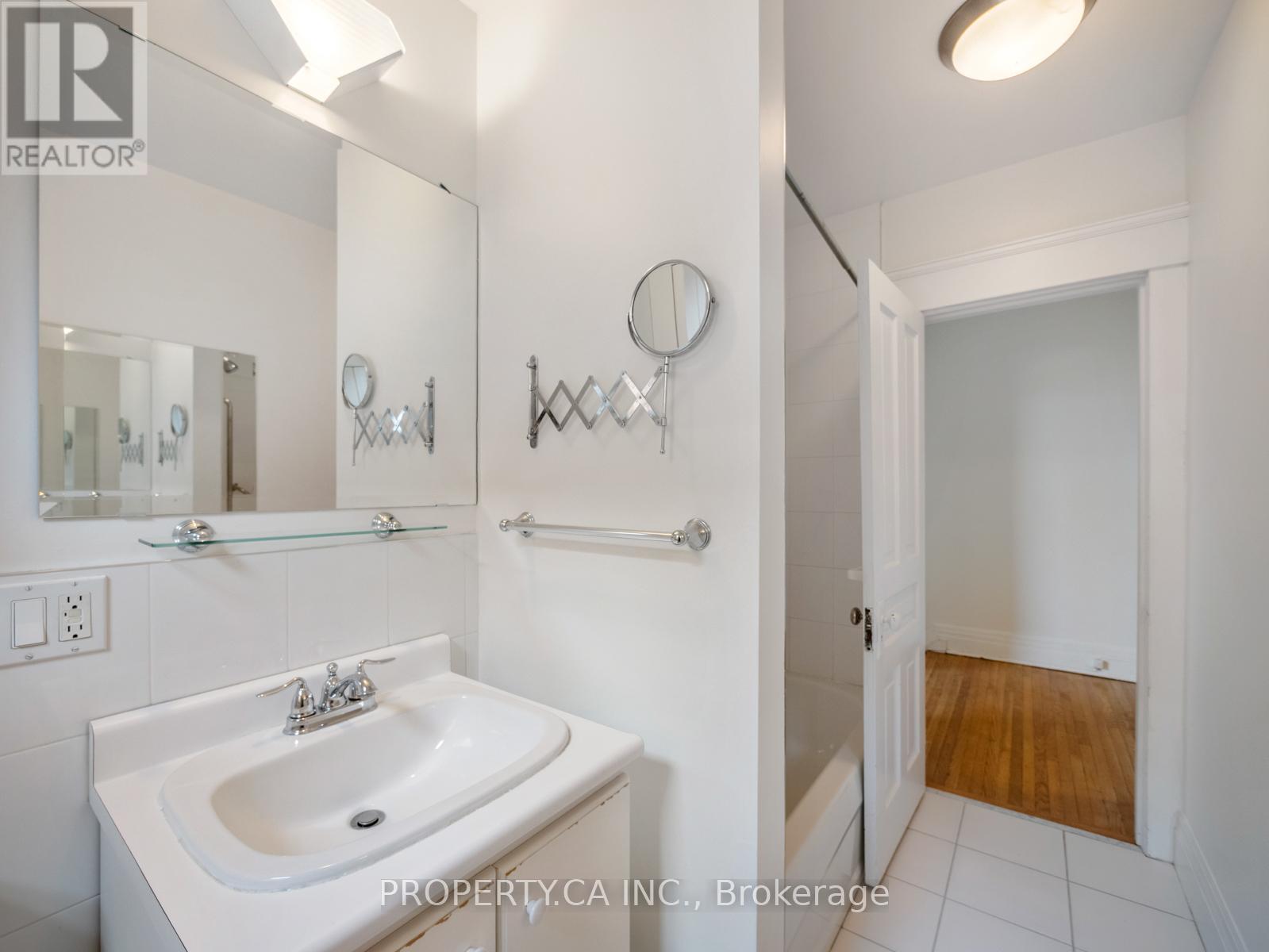 237 Delaware Avenue, Toronto, Ontario  M6H 2T7 - Photo 18 - W12465513
