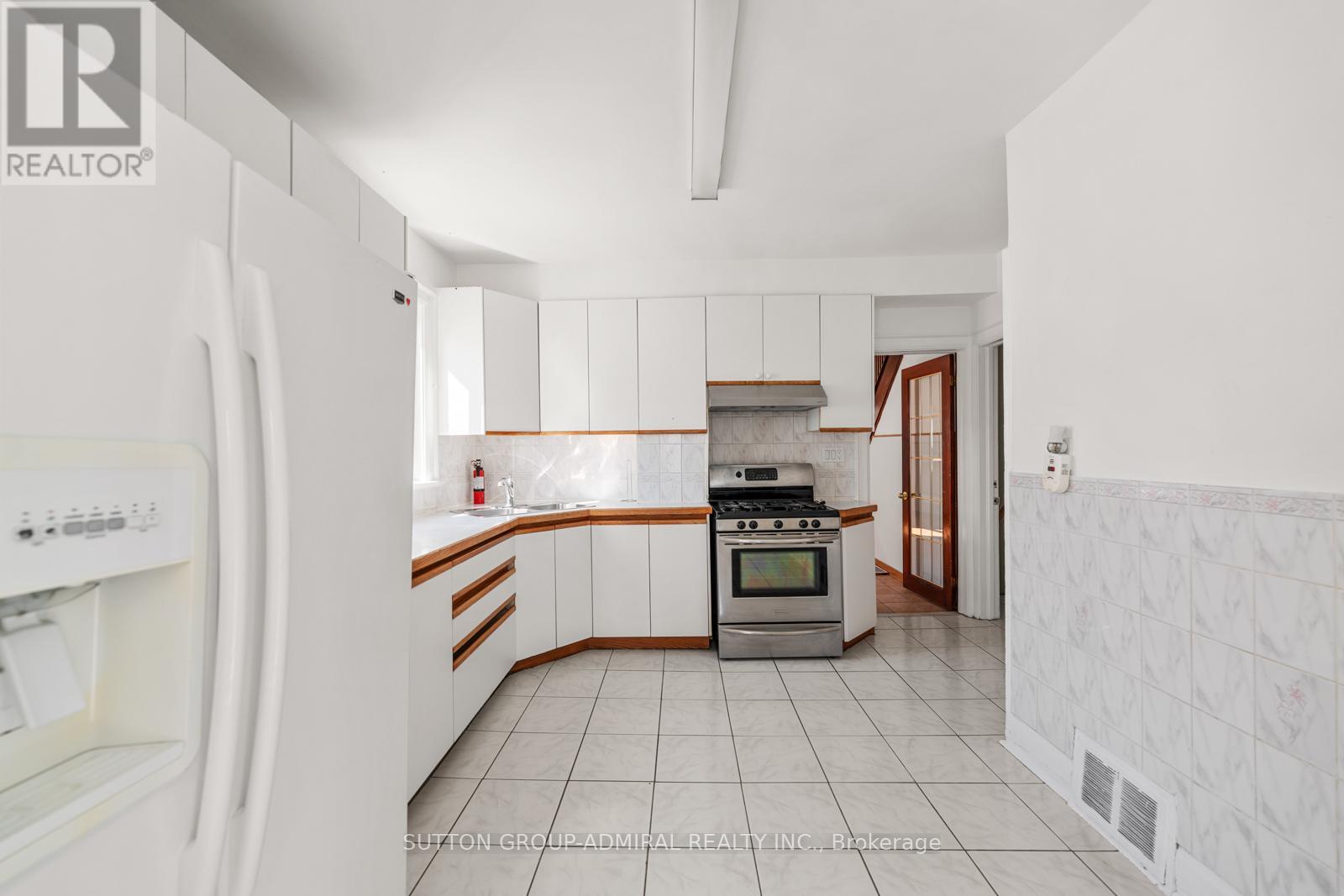 87 Pritchard Avenue, Toronto, Ontario  M6N 1T9 - Photo 5 - W12465524