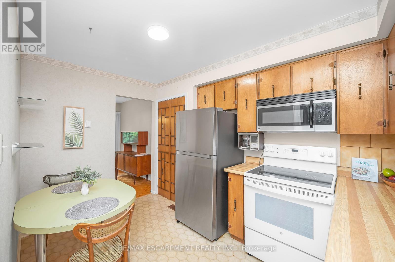 111 Maple Branch Path, Toronto (Kingsview Village-The Westway), Ontario  M9P 3R9 - Photo 10 - W12465538