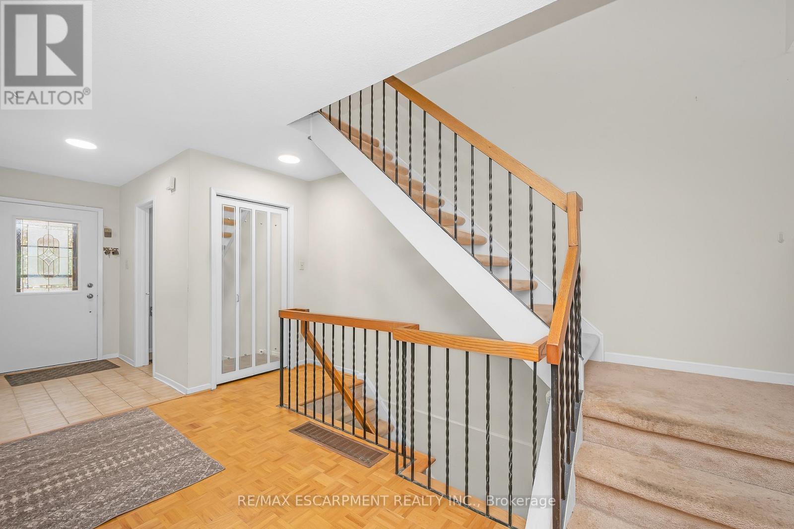 111 Maple Branch Path, Toronto (Kingsview Village-The Westway), Ontario  M9P 3R9 - Photo 5 - W12465538