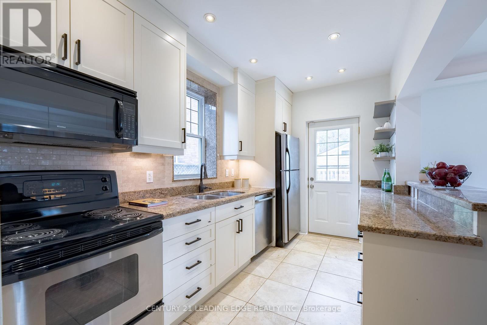 387 Kennedy Avenue, Toronto (High Park North), Ontario  M6P 3C5 - Photo 14 - W12465543