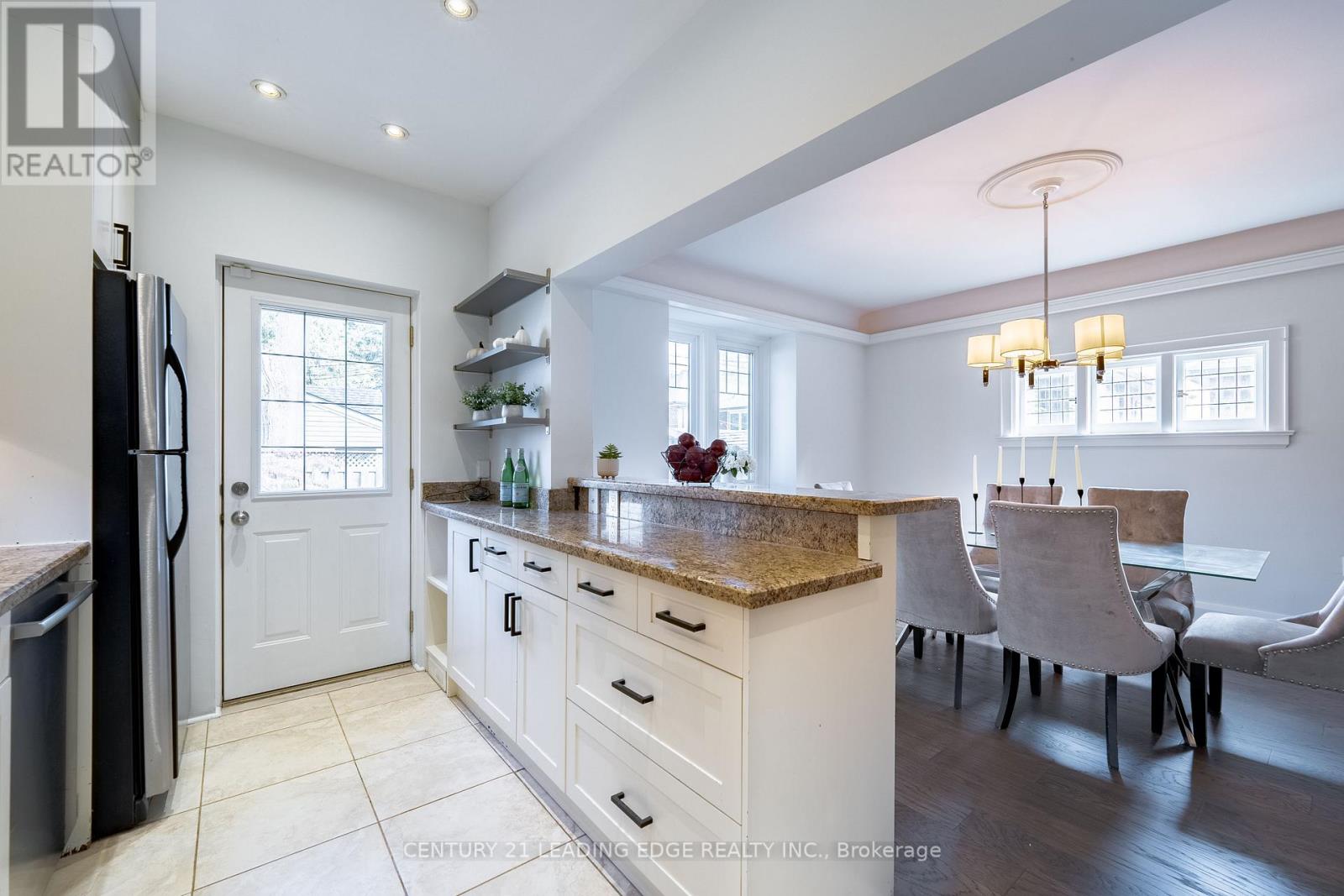 387 Kennedy Avenue, Toronto (High Park North), Ontario  M6P 3C5 - Photo 15 - W12465543