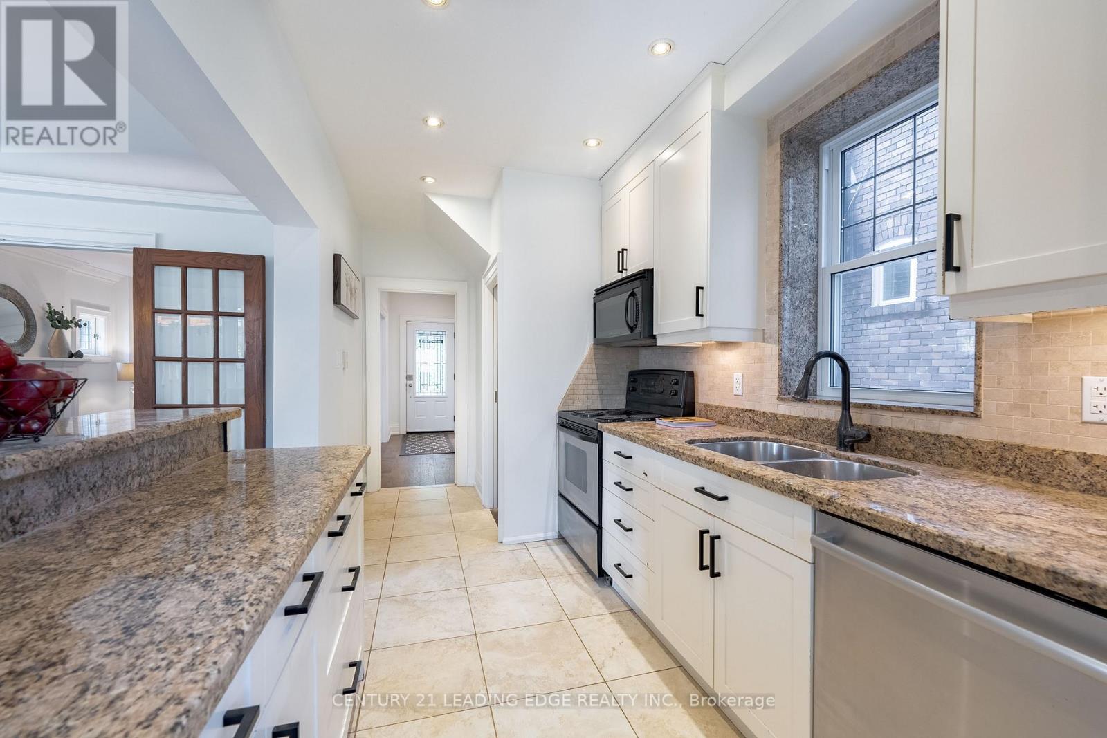 387 Kennedy Avenue, Toronto (High Park North), Ontario  M6P 3C5 - Photo 16 - W12465543