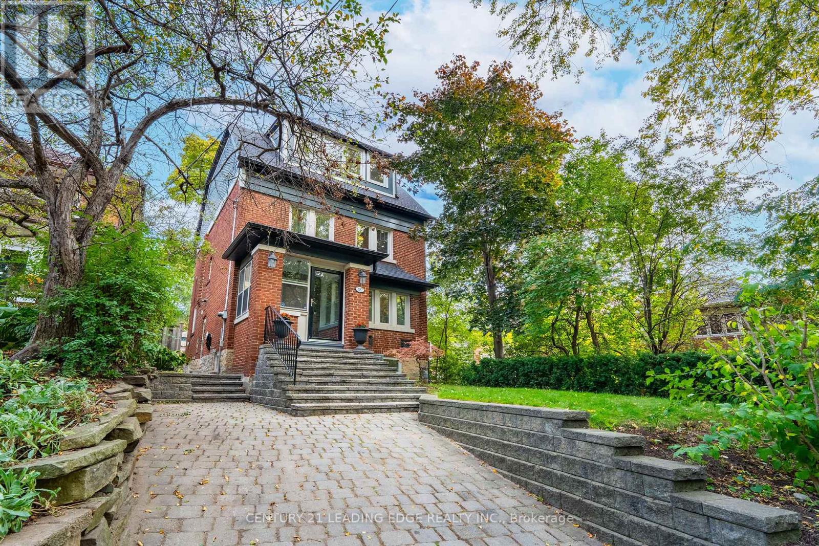 387 Kennedy Avenue, Toronto (High Park North), Ontario  M6P 3C5 - Photo 2 - W12465543