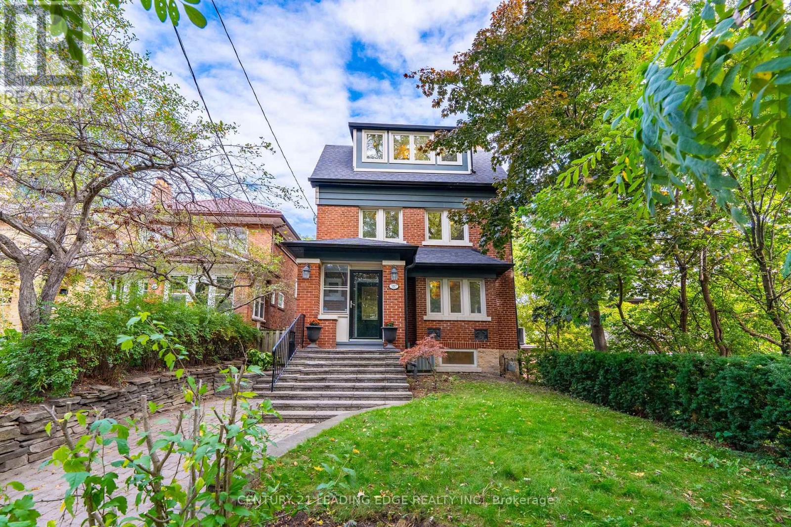 387 Kennedy Avenue, Toronto (High Park North), Ontario  M6P 3C5 - Photo 3 - W12465543