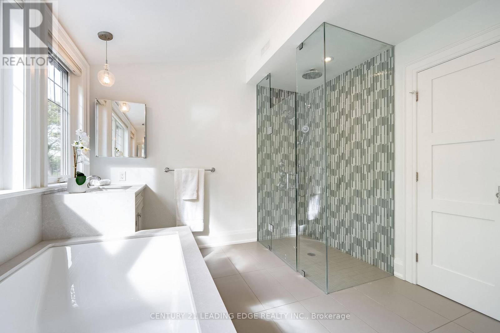 387 Kennedy Avenue, Toronto (High Park North), Ontario  M6P 3C5 - Photo 30 - W12465543