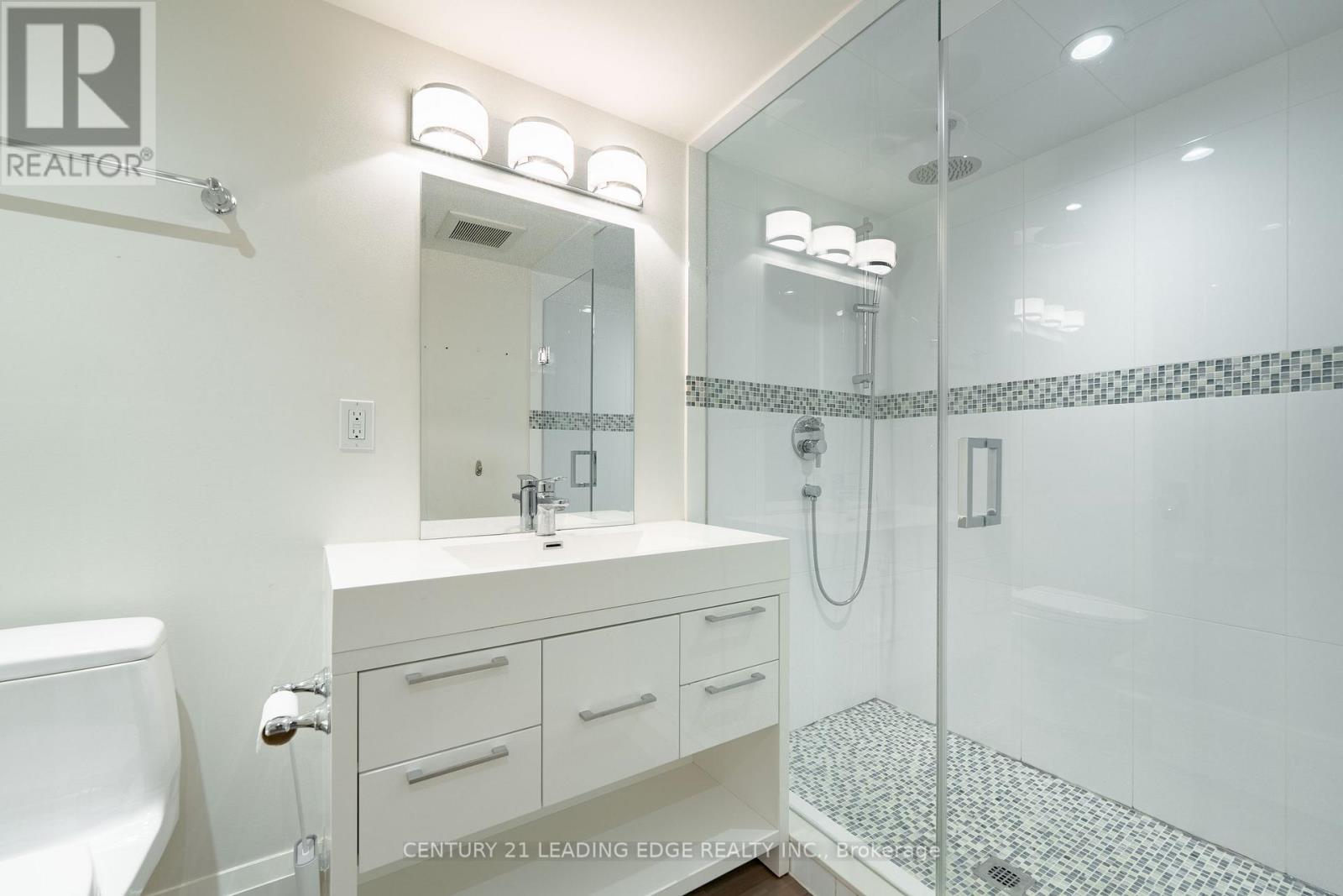 387 Kennedy Avenue, Toronto (High Park North), Ontario  M6P 3C5 - Photo 35 - W12465543
