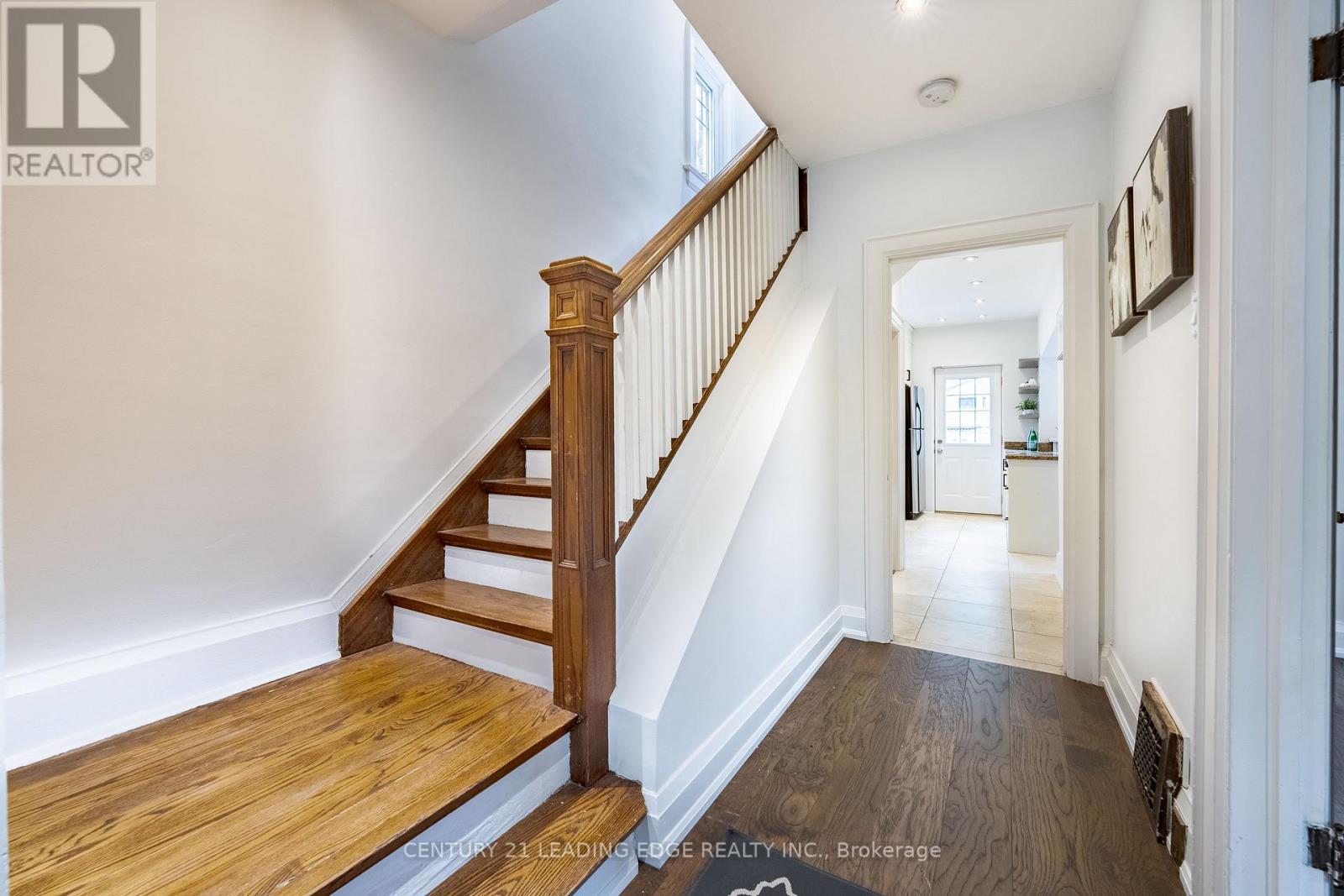 387 Kennedy Avenue, Toronto (High Park North), Ontario  M6P 3C5 - Photo 6 - W12465543