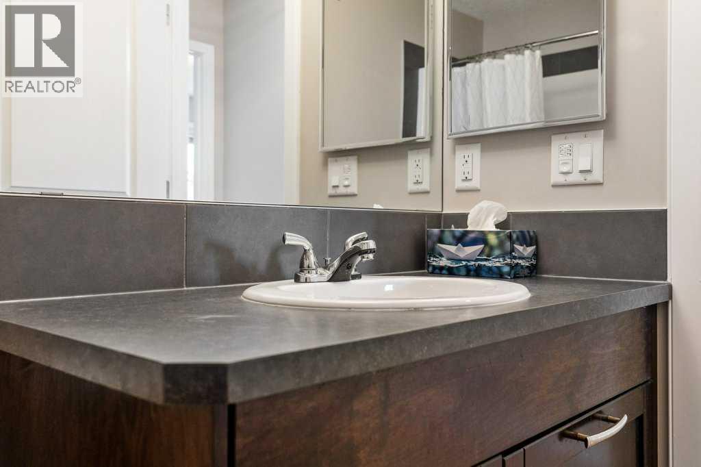 24 Copperpond Park Se, Calgary, Alberta  T2Z 1Z4 - Photo 32 - A2257645
