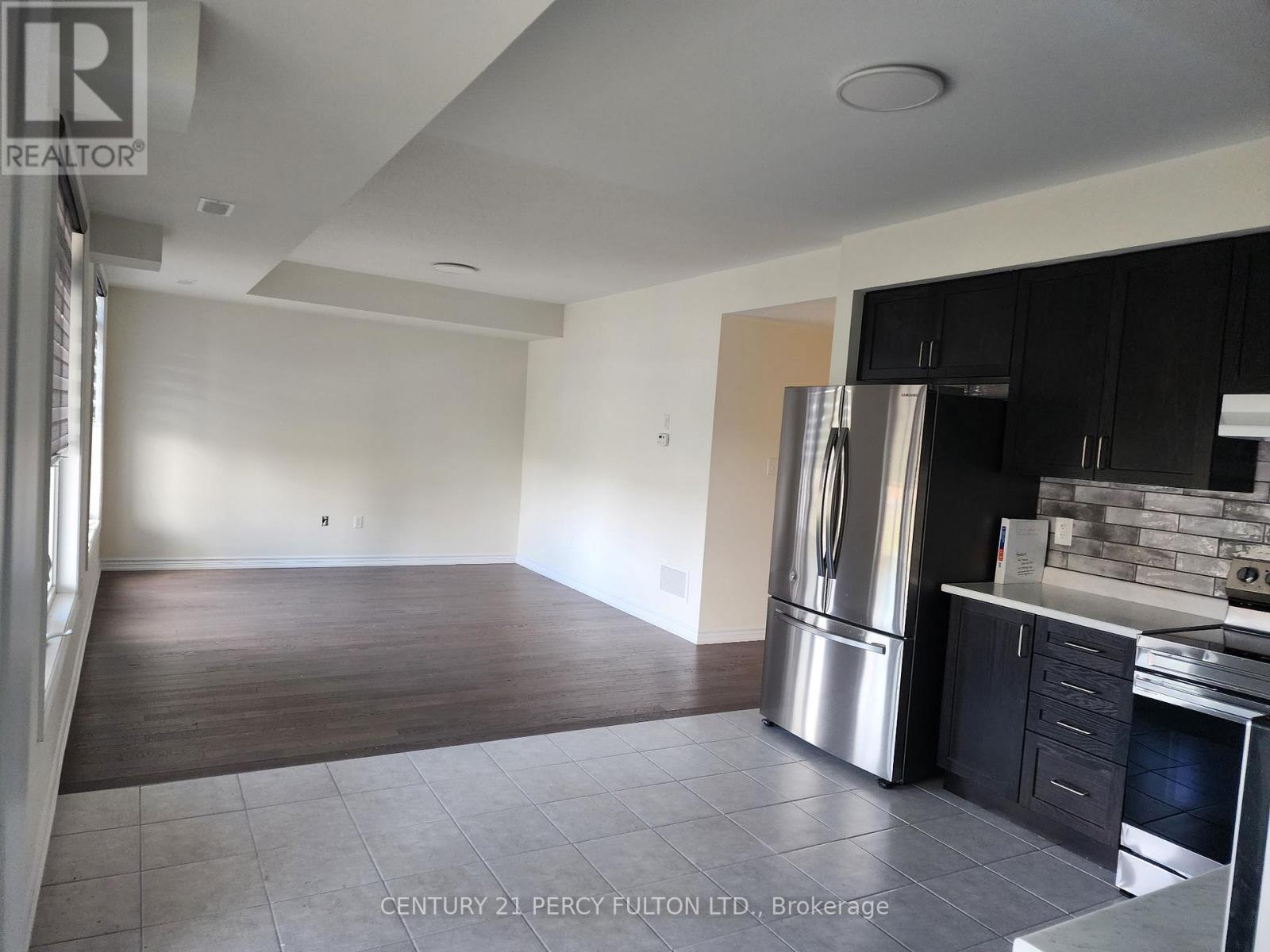 107 - 2540 Willam Jackson Drive, Pickering, Ontario  L1X 0E4 - Photo 4 - E12426199