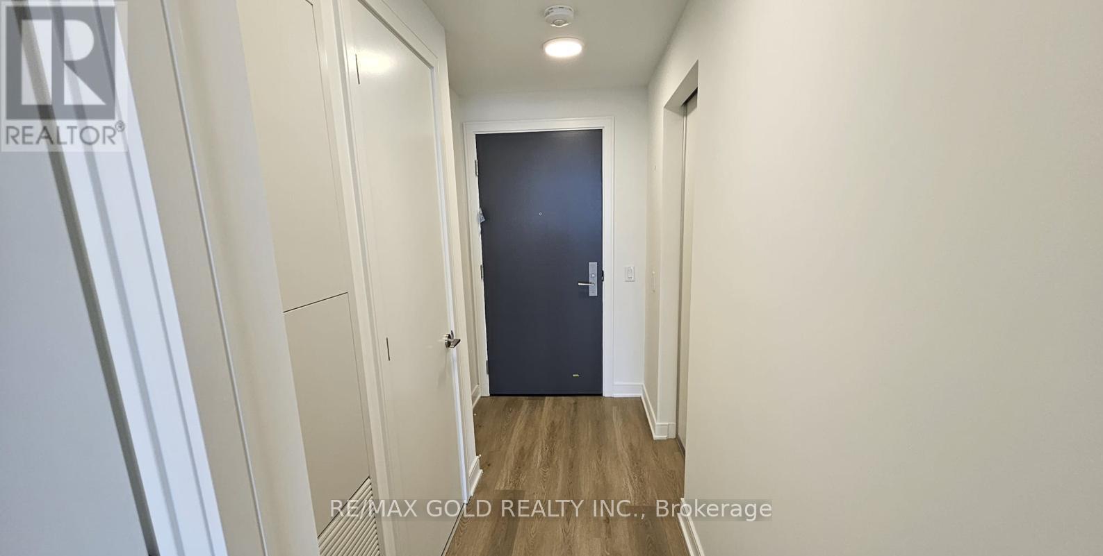 1319 - 86 Dundas Street E, Mississauga, Ontario  L5A 0B1 - Photo 2 - W12457611