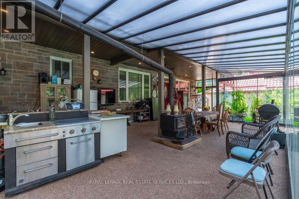 6949 Thorold Stone Road, Niagara Falls, Ontario  L2J 1B5 - Photo 15 - X12134172