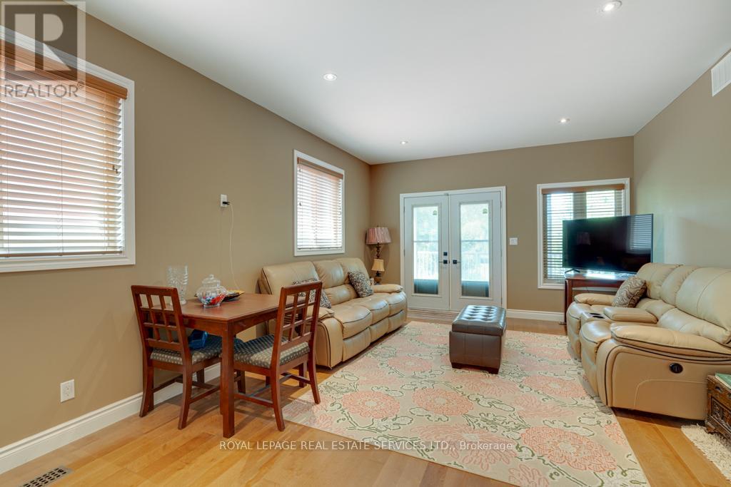 6949 Thorold Stone Road, Niagara Falls, Ontario  L2J 1B5 - Photo 29 - X12134172