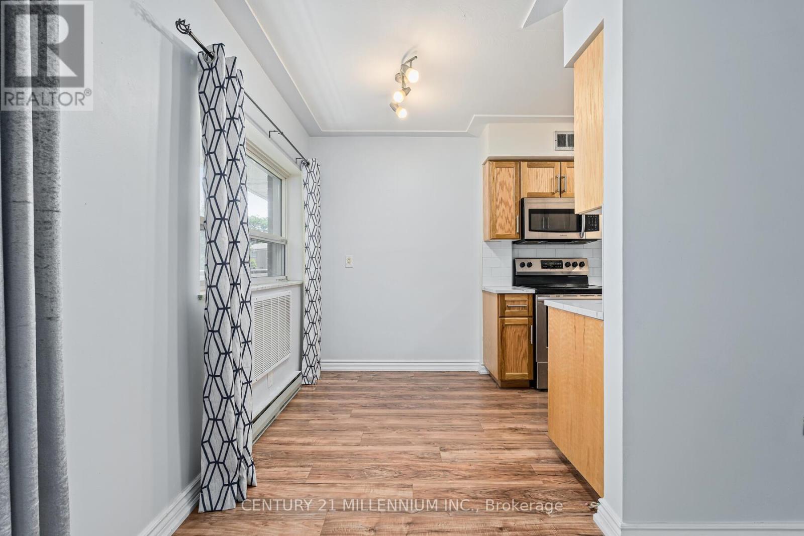 203 - 11 Woodman Drive, Hamilton, Ontario  L8K 4E3 - Photo 13 - X12465571