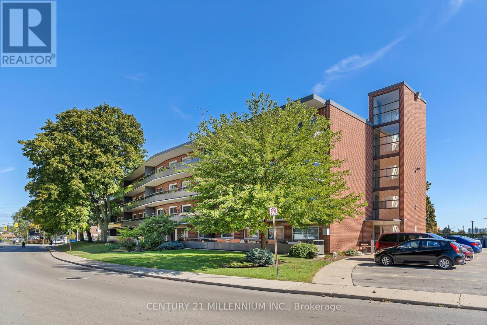 203 - 11 Woodman Drive, Hamilton, Ontario  L8K 4E3 - Photo 4 - X12465571