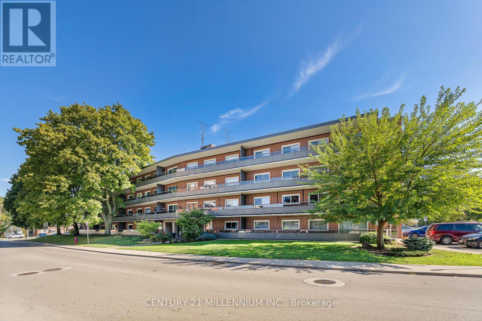 203 - 11 Woodman Drive, Hamilton, Ontario  L8K 4E3 - Photo 5 - X12465571