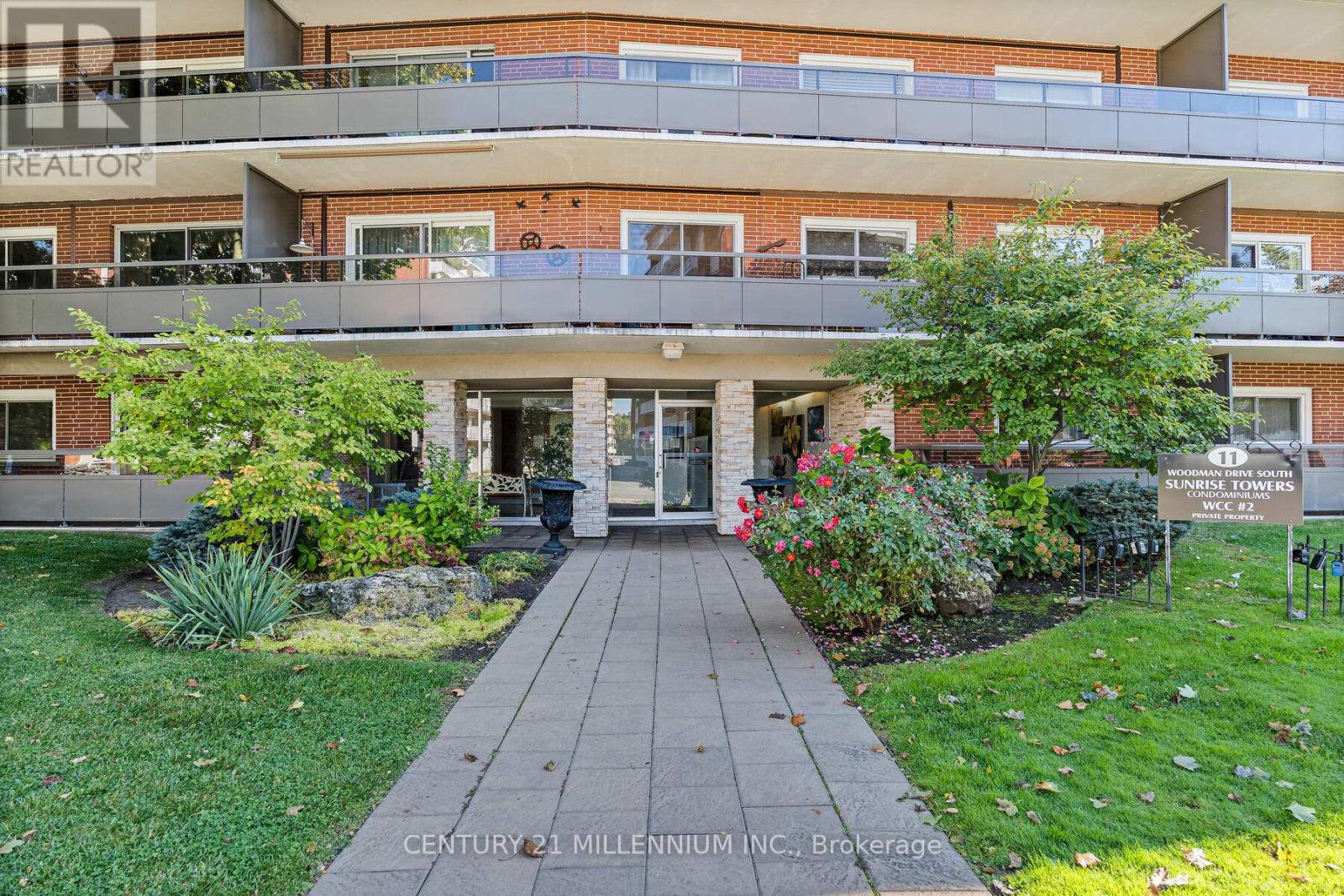 203 - 11 Woodman Drive, Hamilton, Ontario  L8K 4E3 - Photo 6 - X12465571