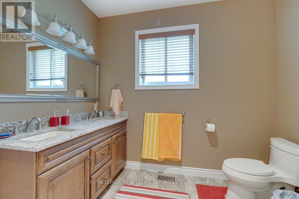 6949 Thorold Stone Road, Niagara Falls, Ontario  L2J 1B5 - Photo 36 - X12134172