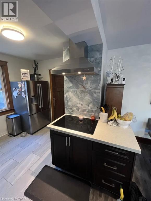 21 Peppler Street, Waterloo, Ontario  N2J 3C2 - Photo 3 - 40779687