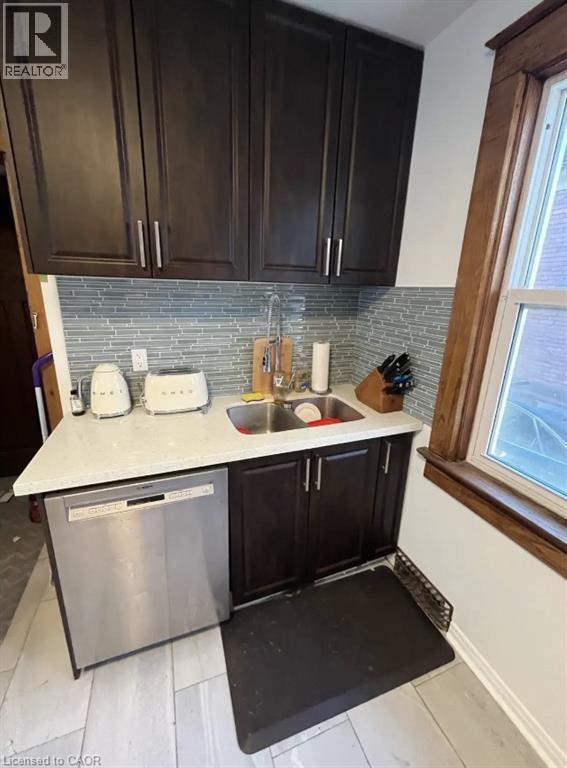 21 Peppler Street, Waterloo, Ontario  N2J 3C2 - Photo 5 - 40779687