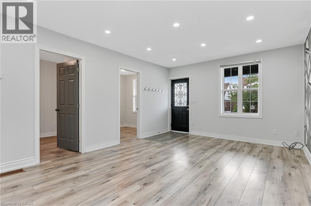 54 Craigmiller Avenue Unit# Upper, Hamilton, Ontario  L8L 3J1 - Photo 8 - 40779463