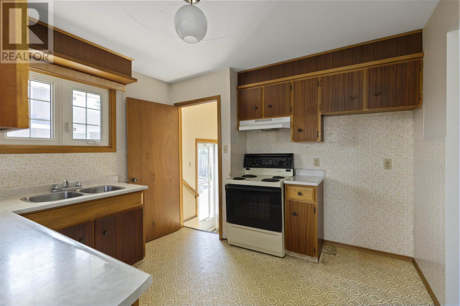 19 Admiral Dr, Sault Ste. Marie, Ontario  P6C 5W2 - Photo 14 - SM252660