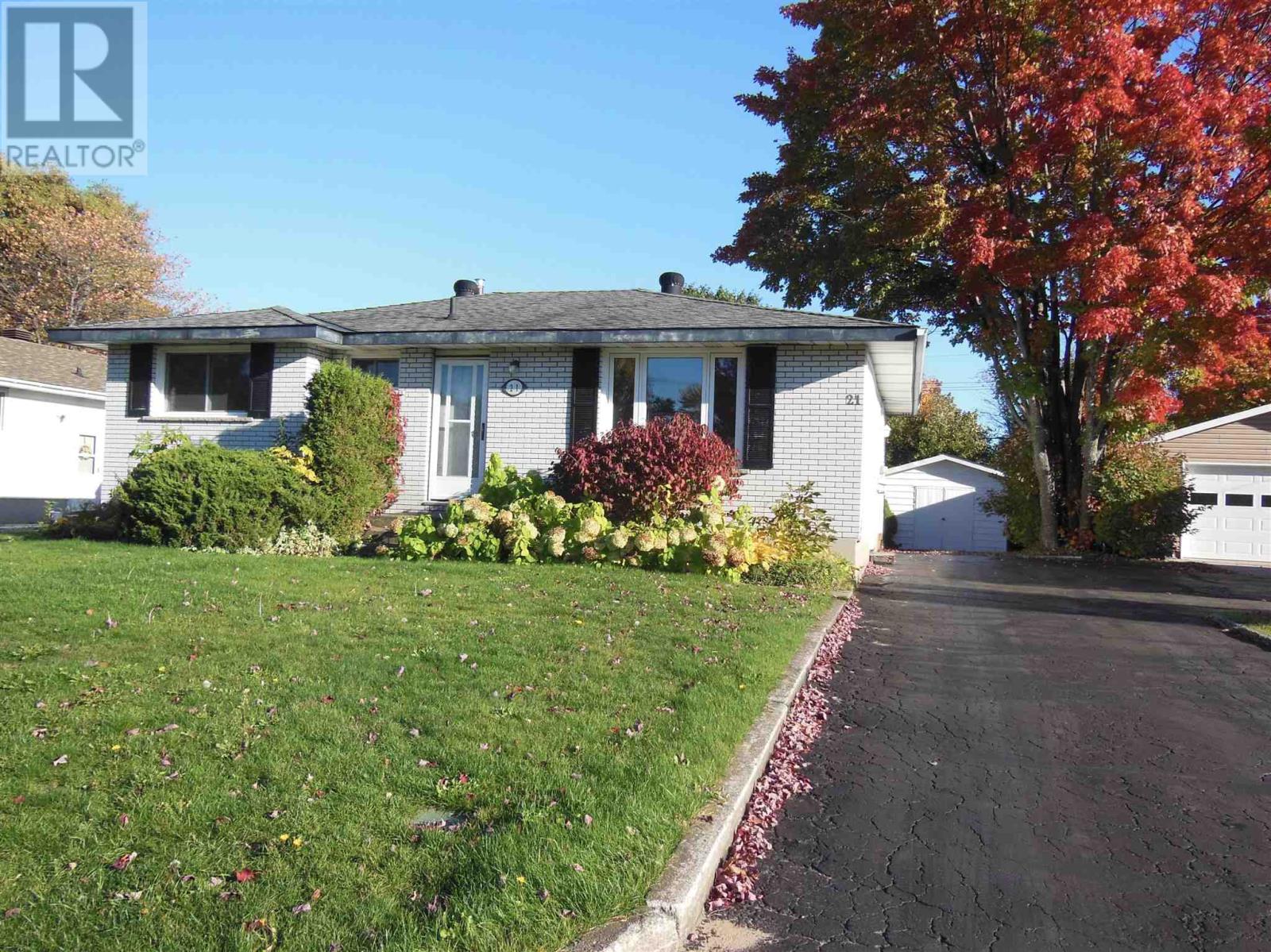 21 Ashgrove Ave, Sault Ste. Marie, Ontario  P6A 4X3 - Photo 1 - SM252988