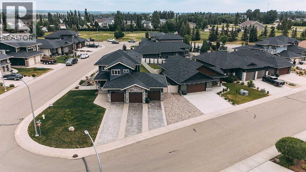 2 Meadow Close, Lacombe, Alberta  T4L 0J1 - Photo 6 - A2222419