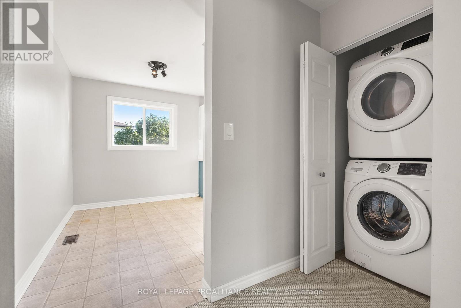 598 Hayden Crescent, Cobourg, Ontario K9A 2V2 - Photo 11 - X12465796