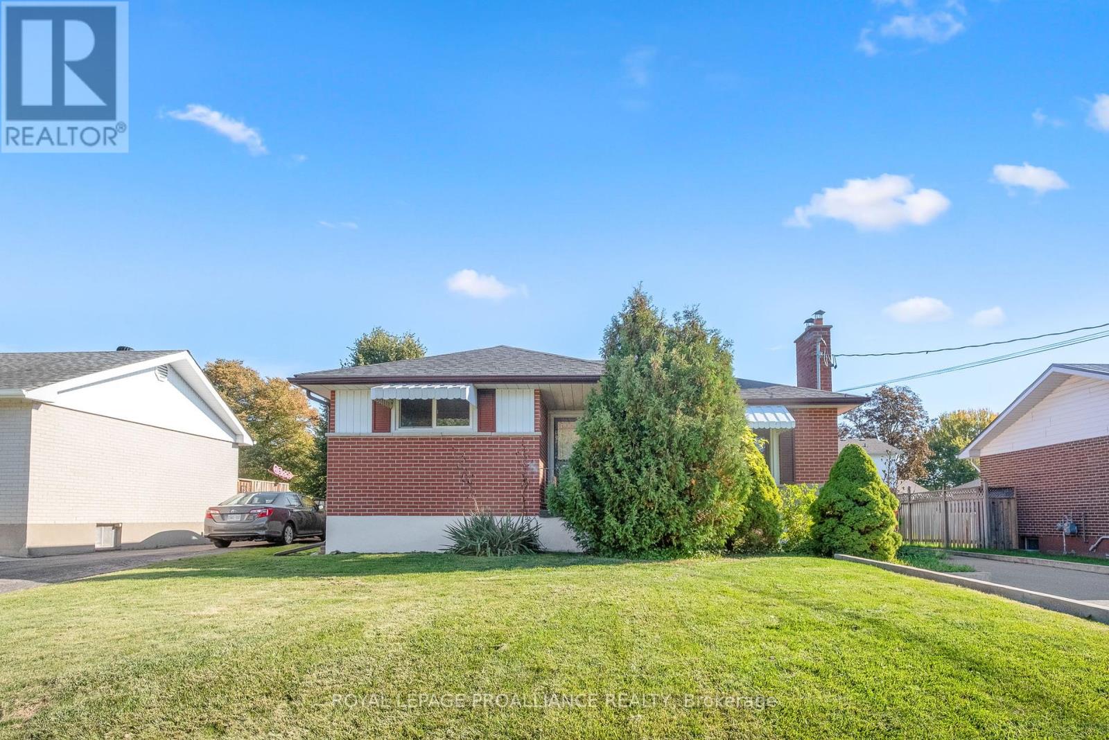 598 Hayden Crescent, Cobourg, Ontario K9A 2V2 - Photo 2 - X12465796