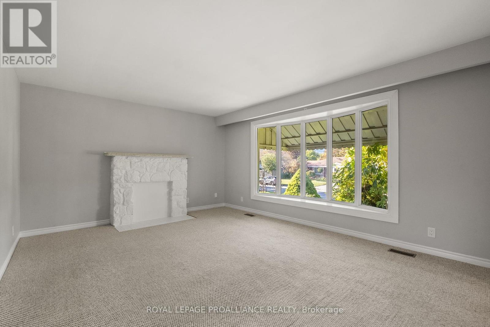 598 Hayden Crescent, Cobourg, Ontario K9A 2V2 - Photo 6 - X12465796