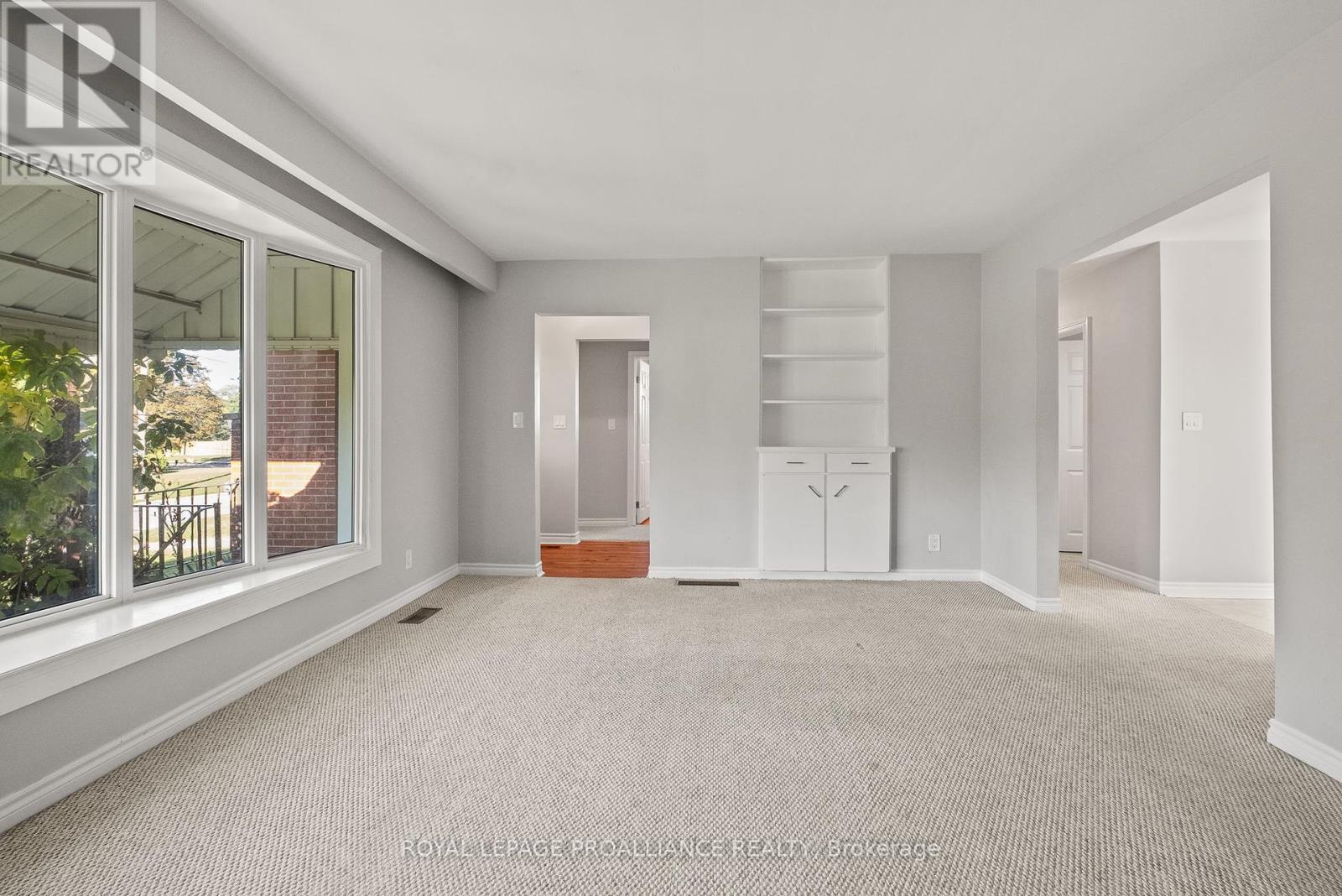 598 Hayden Crescent, Cobourg, Ontario K9A 2V2 - Photo 7 - X12465796