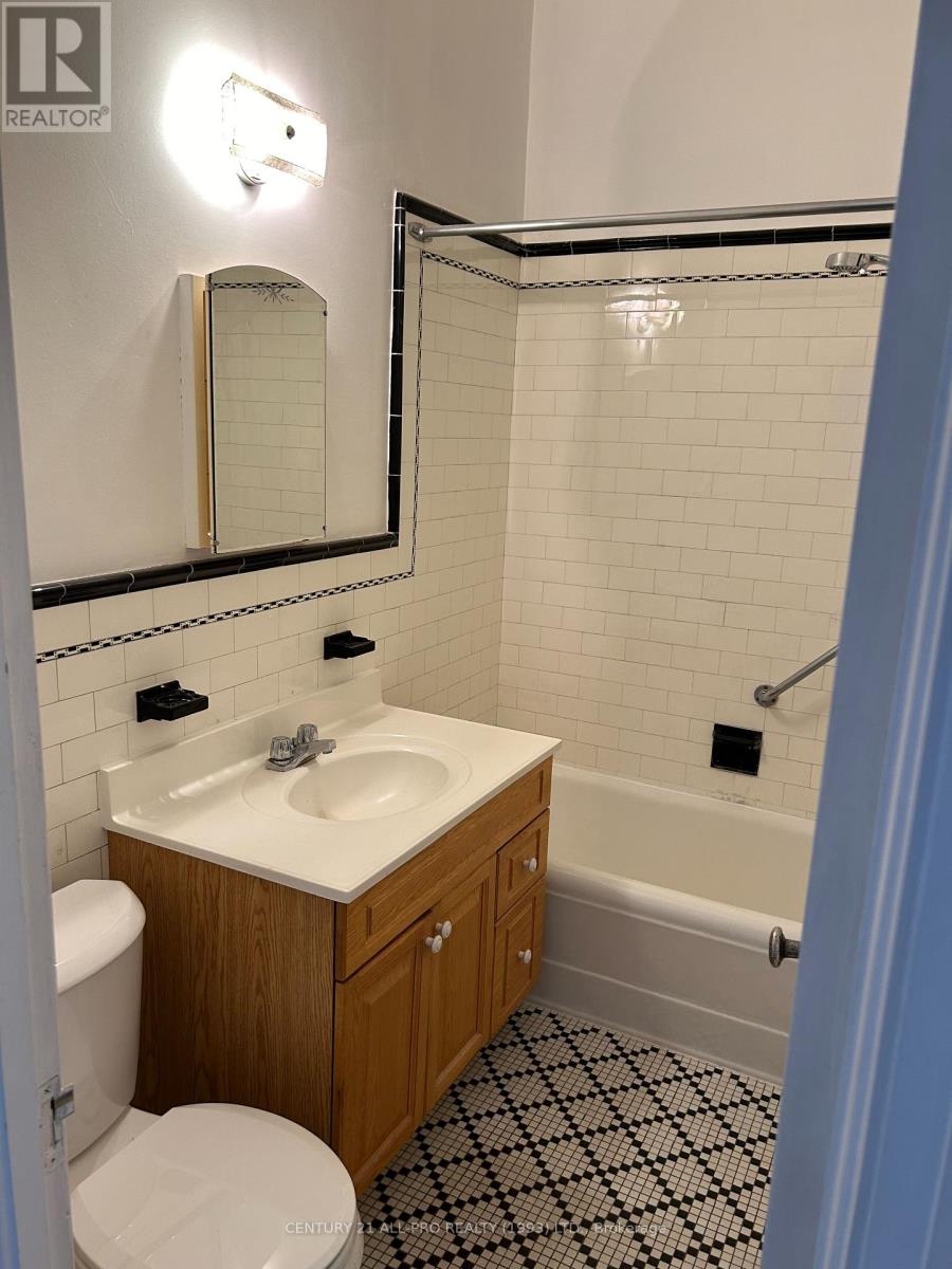 34 John Street, Port Hope, Ontario L1A 1H5 - Photo 10 - X12465813